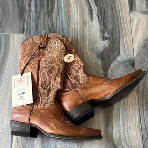 Idyllwind Brown Studded Boots (NWT)